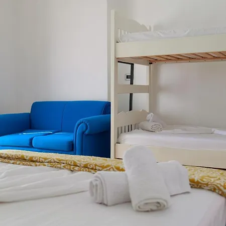Leon Hotel *