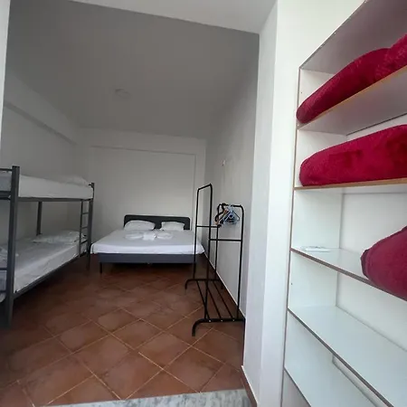 Hotel Leon *